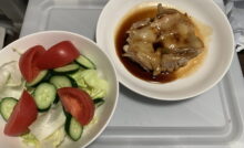 照り焼きチキンとサラダ